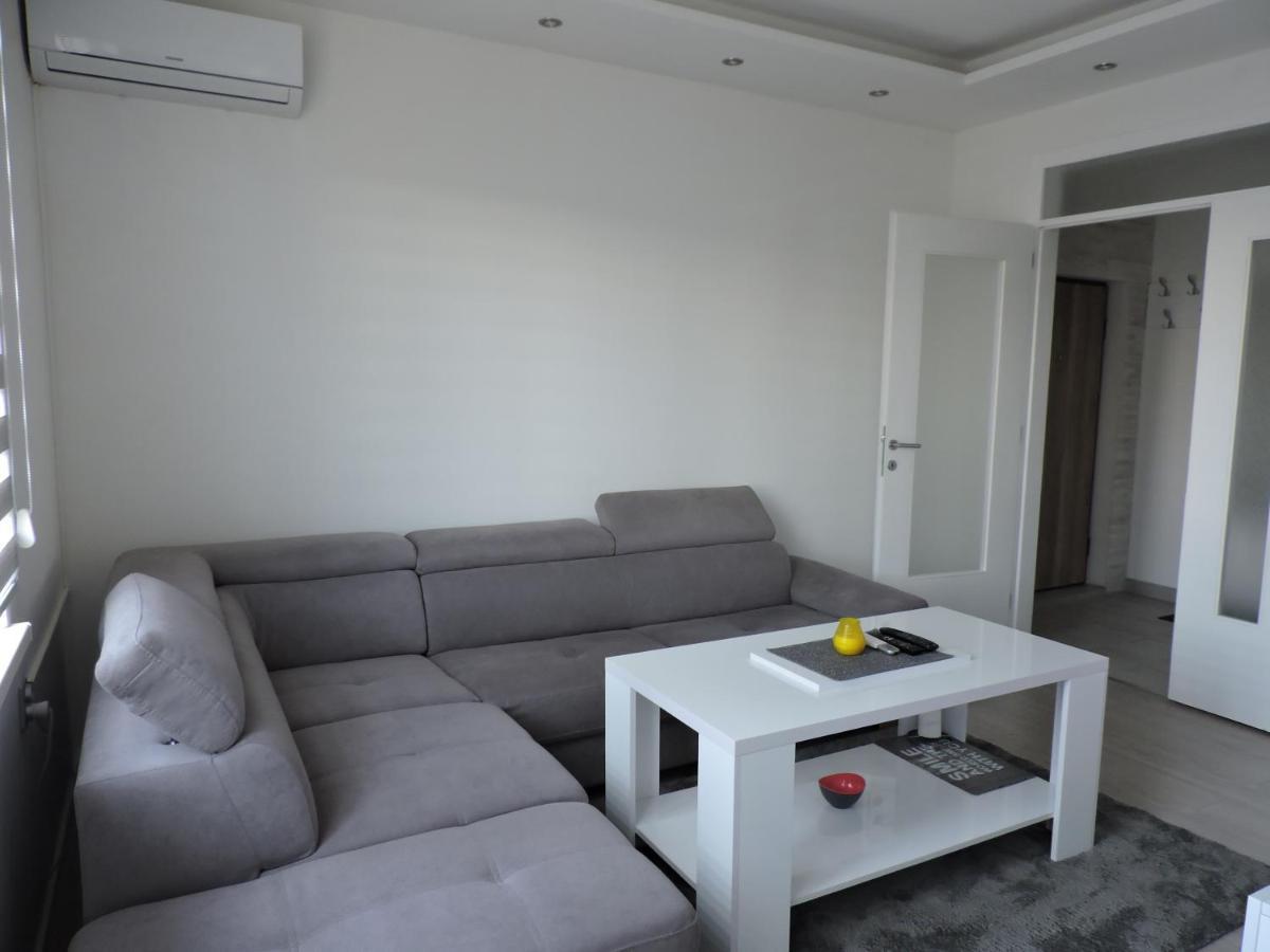 Center Apartment *